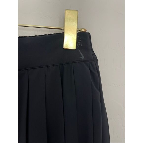 NIKE  24.7 PerfectStretch Women's Dri-FIT Pleated Skirt Size Medium NWT - Picture 2 of 10